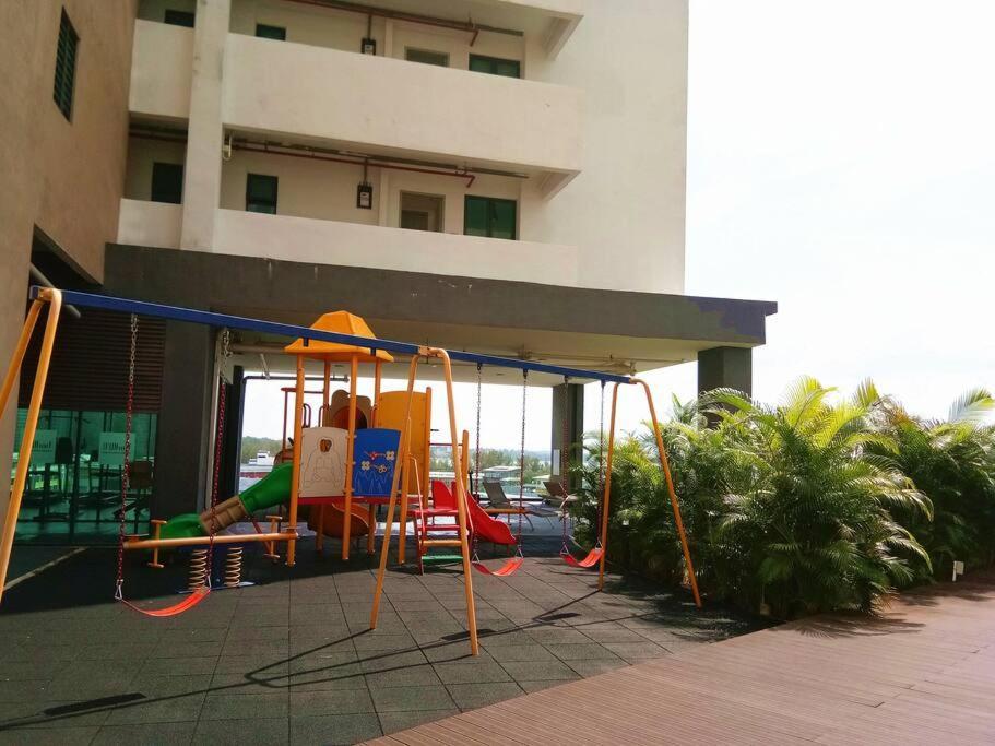 Pd D'Wharf Amazing Seaview Suite 9 Петалинг Джая Екстериор снимка