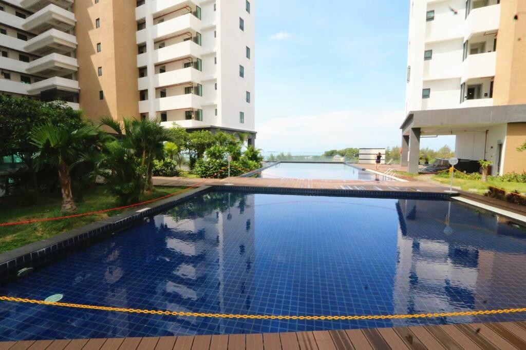 Pd D'Wharf Amazing Seaview Suite 9 Петалинг Джая Екстериор снимка